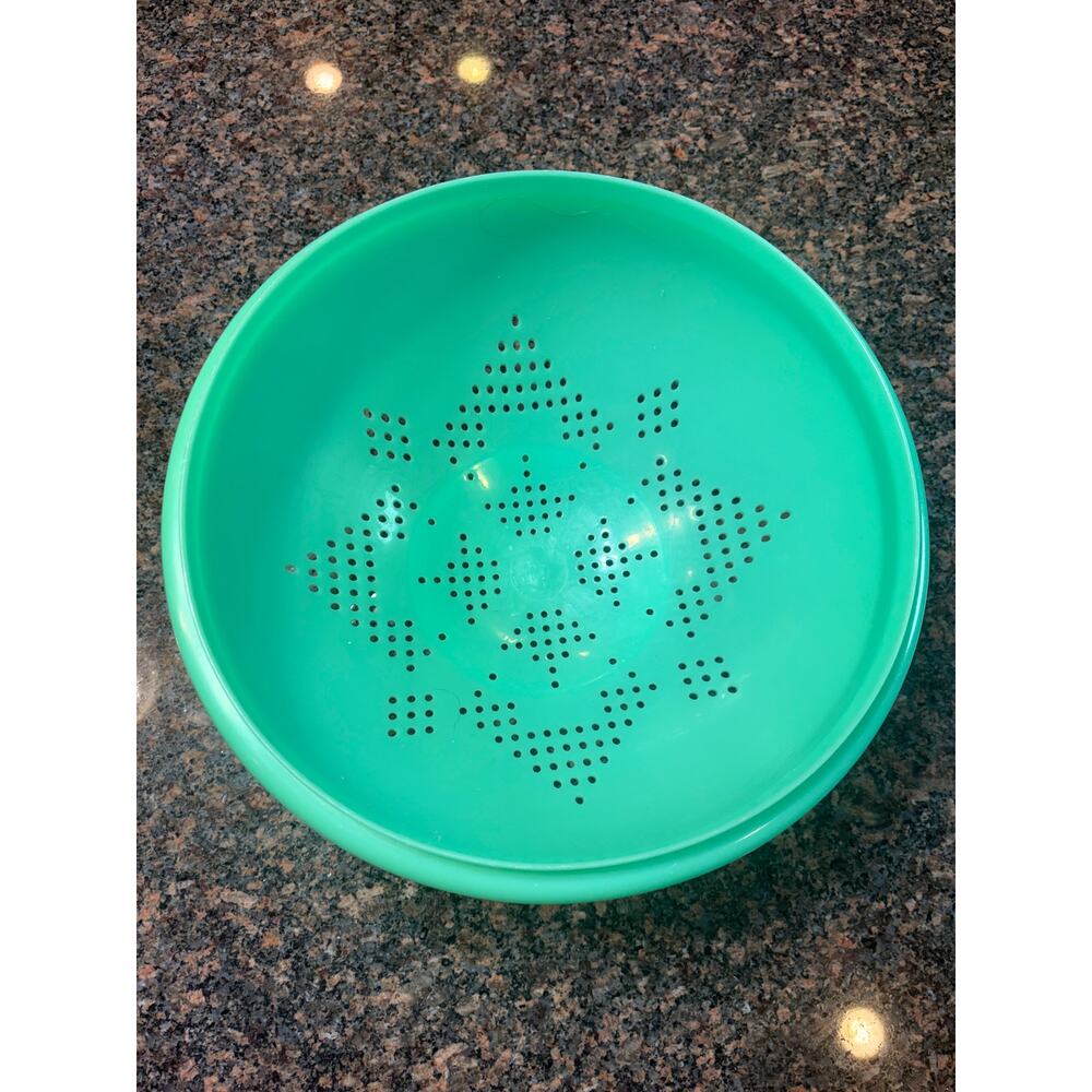 Vintage Jadeite Green Tupperware Strainer/Colander Footed MCM